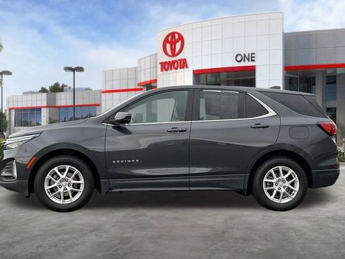 Used 2022 Chevrolet Equinox LT w/ Driver Convenience Package image 8