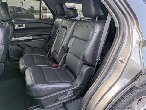 Used 2023 Ford Explorer Limited image 15