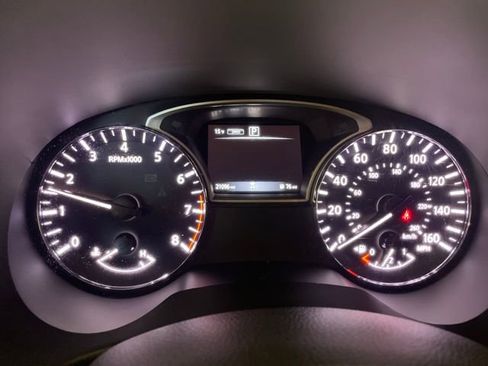 Used 2020 Nissan Pathfinder S image 16