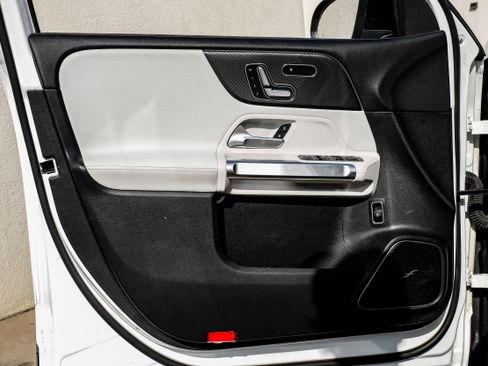 Used 2021 Mercedes-Benz GLB 35 AMG GLB 35 AMG image 35