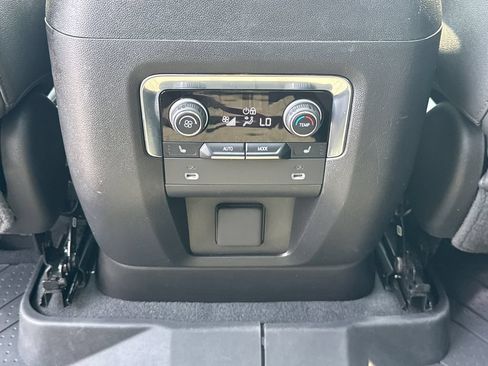 Used 2023 Chevrolet Suburban Z71 w/ Z71 Off-Road Package AWD/4WD image 26