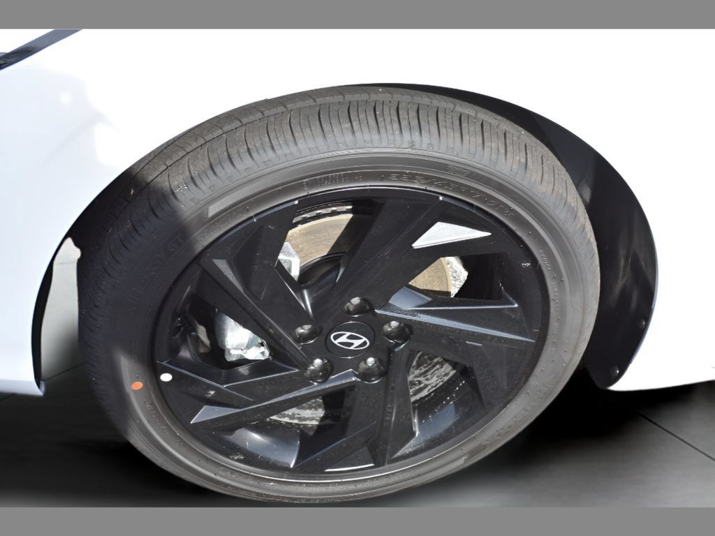 New 2026 Hyundai Elantra SEL FWD image 7