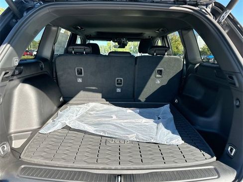 New 2025 Jeep Grand Cherokee Laredo X w/ Luxury Tech Group I image 9