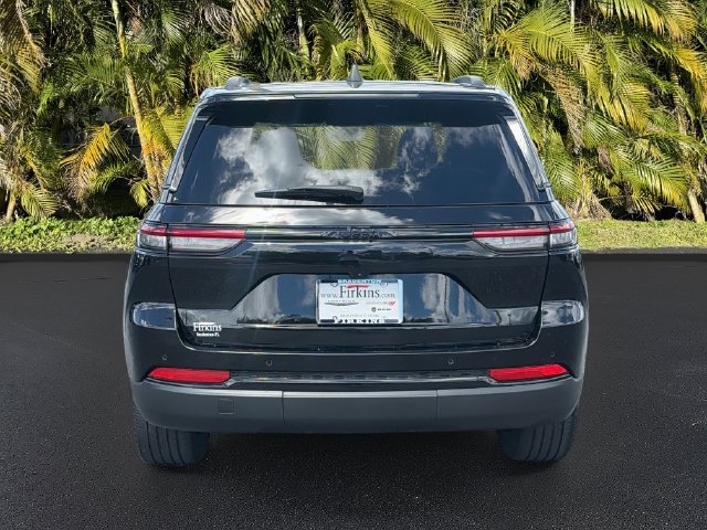 Used 2024 Jeep Grand Cherokee Altitude RWD image 7