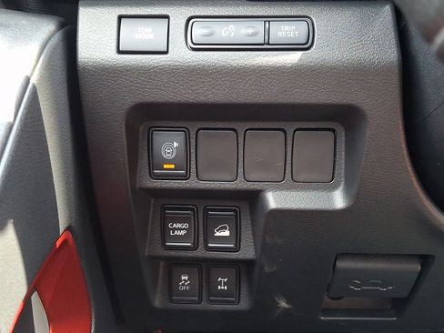 Used 2024 Nissan Frontier PRO-4X w/ Technology Package AWD/4WD image 25