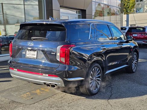 Used 2024 Hyundai Palisade Calligraphy image 7
