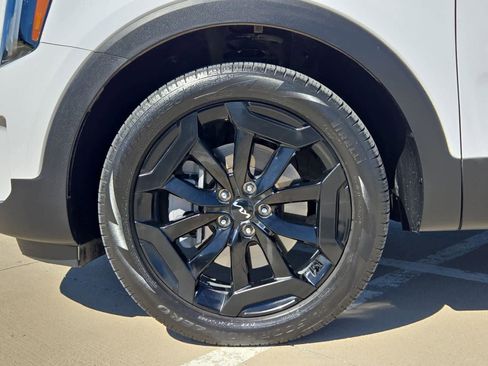 Certified 2024 Kia Telluride S w/ S Sunroof Package image 12