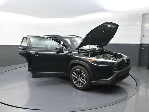 Used 2026 Toyota Corolla Cross XLE FWD image 38