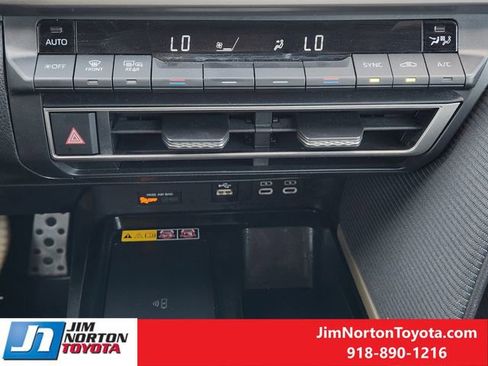 Used 2025 Toyota Camry SE image 20