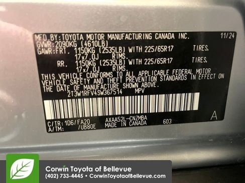 Used 2025 Toyota RAV4 XLE image 28