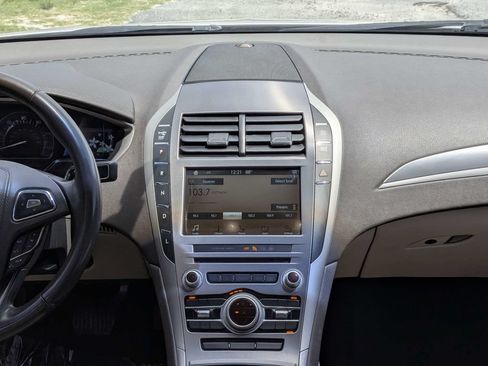 Used 2017 Lincoln MKZ Premiere FWD image 16