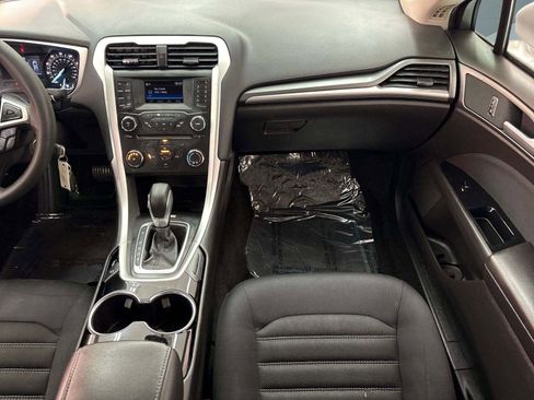 Used 2014 Ford Fusion SE image 26