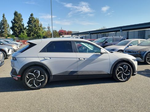 Certified 2024 Hyundai Ioniq 5 SEL RWD image 2