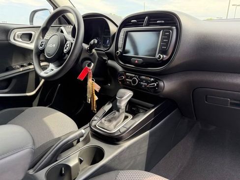 Used 2022 Kia Soul LX w/ Technology Package FWD image 10