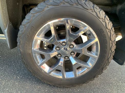 Used 2015 GMC Sierra 1500 SLT w/ SLT Crew Cab Value Package AWD/4WD image 28