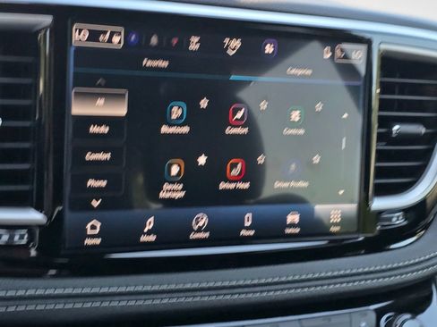 New 2027 Chrysler Pacifica Select FWD image 30