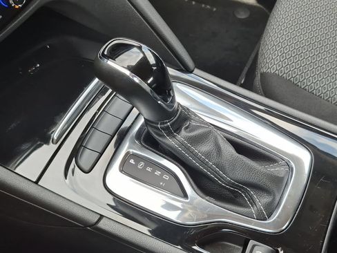 Used 2018 Buick Regal Preferred FWD image 32