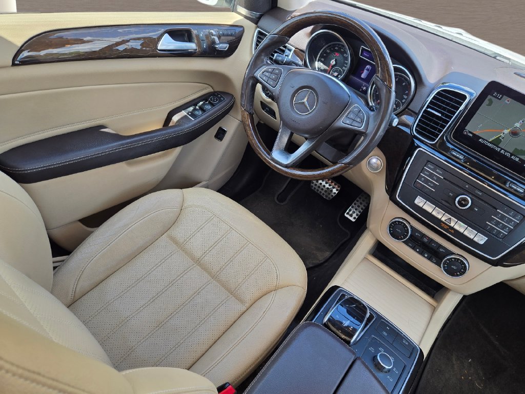 Used 2019 Mercedes-Benz GLE 400 4MATIC image 17