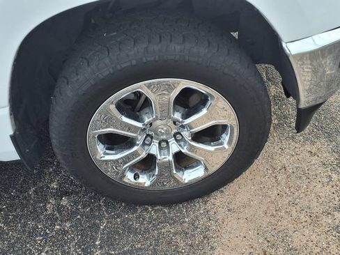 Used 2022 RAM 1500 Big Horn AWD/4WD image 9
