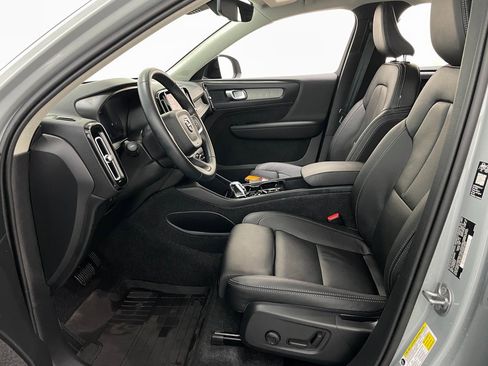 Used 2026 Volvo XC40 B5 Plus w/ Protection Package Premier image 9