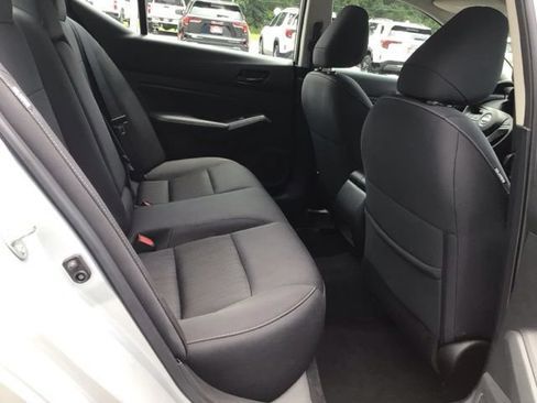 Used 2025 Nissan Altima 2.5 SV FWD image 18