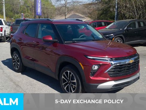 Used 2025 Chevrolet TrailBlazer LT image 3