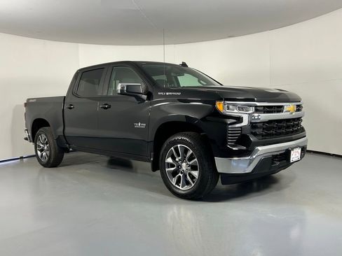 Used 2024 Chevrolet Silverado 1500 LT w/ Leather Package AWD/4WD image 1