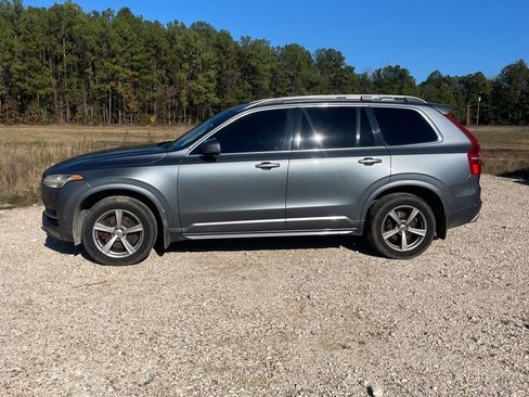 Used 2017 Volvo XC90 T5 Momentum w/ Vision Package image 4