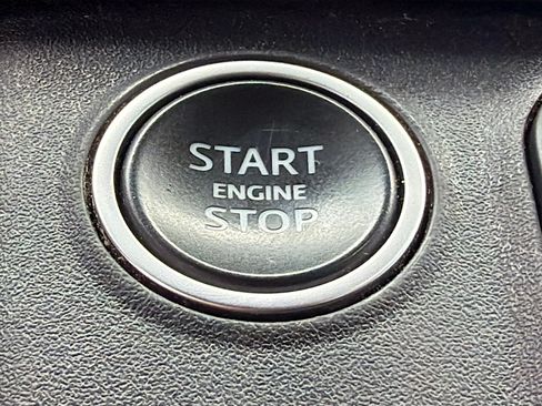 Used 2022 Land Rover Defender 110 X-Dynamic SE AWD/4WD image 35