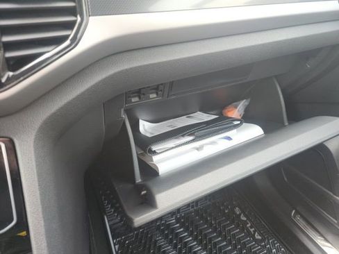 Used 2023 Volkswagen Atlas Cross Sport SEL Premium R-Line image 16