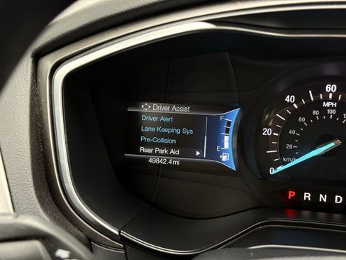 Used 2019 Ford Fusion SE FWD image 31