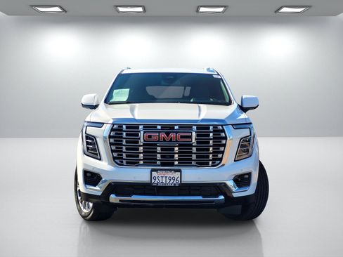 Used 2025 GMC Yukon Denali AWD/4WD image 2