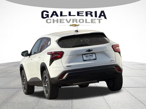 New 2026 Chevrolet Trax RS FWD image 5