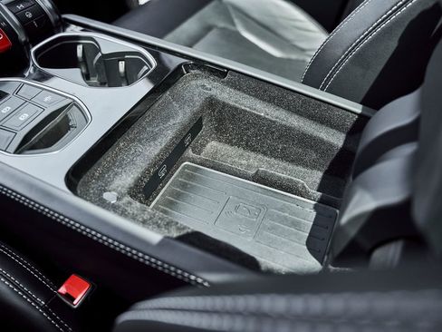 Used 2022 Lamborghini Urus AWD/4WD image 65