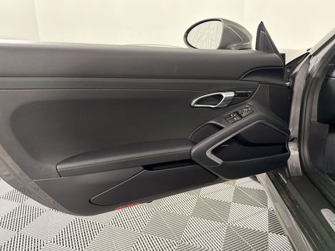 Certified 2024 Porsche 718 Boxster RWD image 23