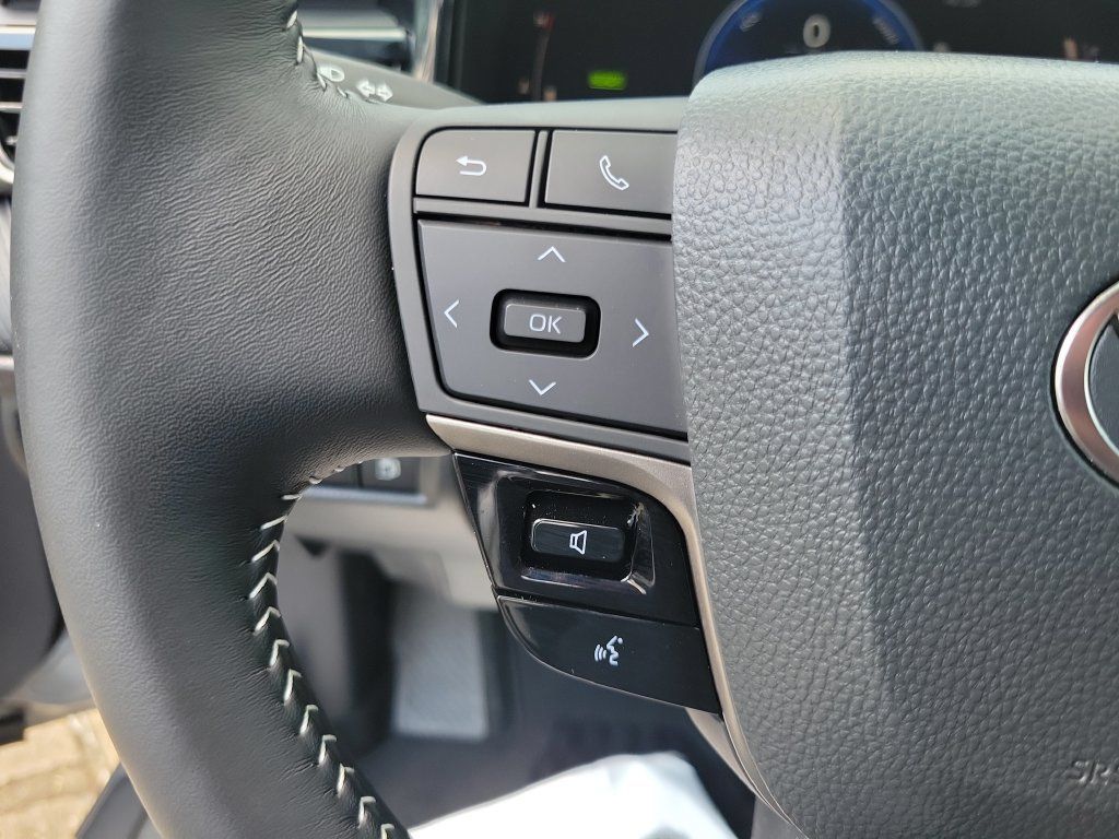 Used 2026 Toyota Camry SE w/ Convenience Package FWD image 18