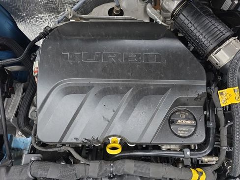 Used 2025 Chevrolet Trax RS w/ Driver Confidence Package FWD image 20