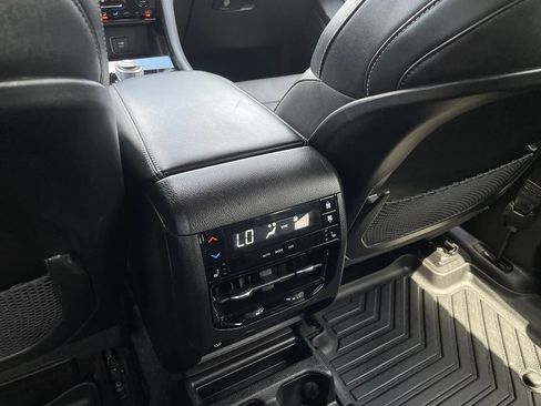 Used 2023 Jeep Grand Cherokee L Limited w/ Black Appearance Package AWD/4WD image 28