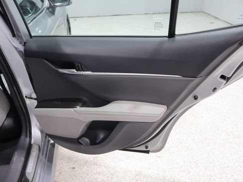 Used 2022 Toyota Camry XLE w/ Cold Weather Package FWD image 21