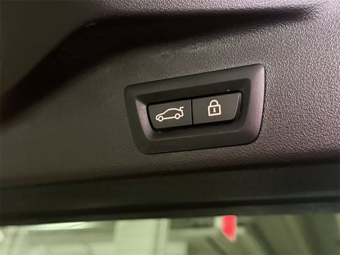 Used 2023 BMW X5 xDrive40i w/ Premium Package image 18