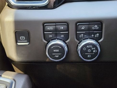 Used 2024 GMC Sierra 2500 Denali w/ Denali Reserve Package AWD/4WD image 22
