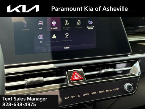 New 2025 Kia Niro EX Touring image 11