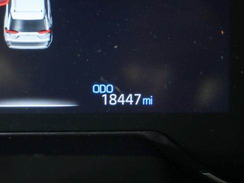 Used 2024 Toyota RAV4 XLE FWD image 8