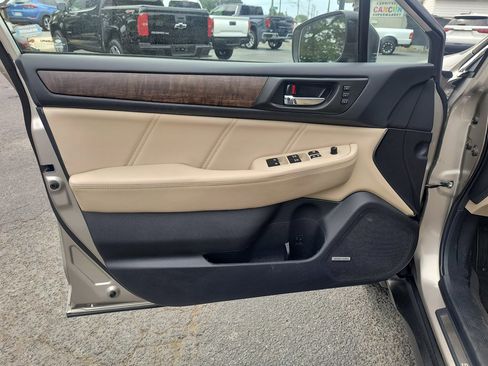 Used 2018 Subaru Outback 2.5i Limited AWD/4WD image 20