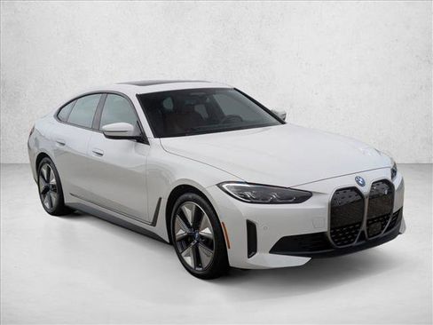 Used 2023 BMW i4 eDrive35 image 3