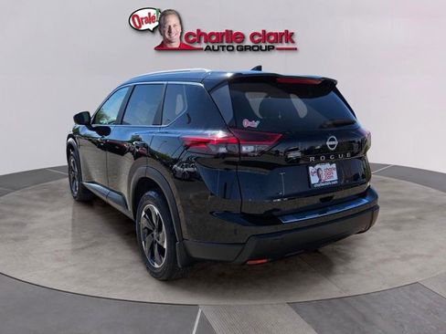 Certified 2025 Nissan Rogue SV w/ SV Premium Package image 4