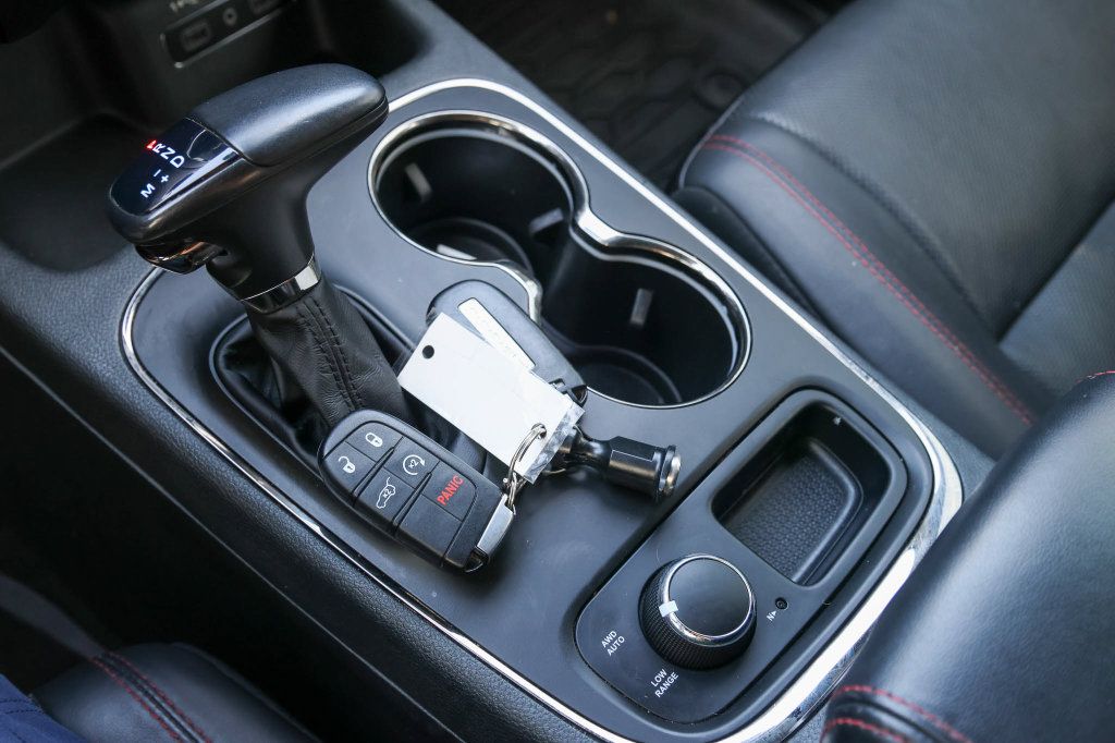 Used 2018 Dodge Durango R/T w/ Technology Group AWD/4WD image 29