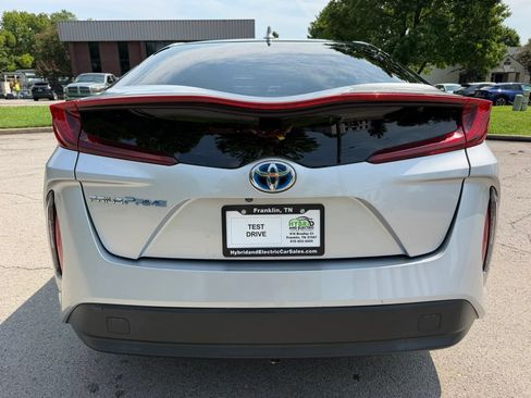 Used 2017 Toyota Prius Prime Premium FWD image 10