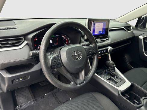 Used 2023 Toyota RAV4 LE FWD image 18