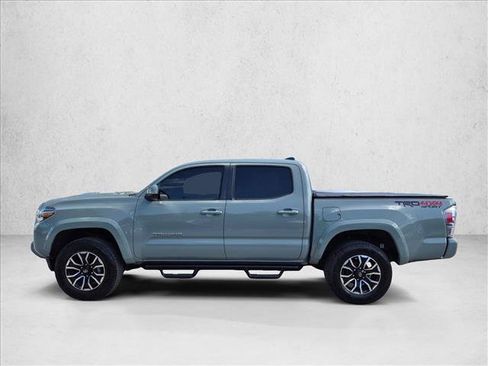 Used 2022 Toyota Tacoma TRD Sport w/ Technology Package AWD/4WD image 8